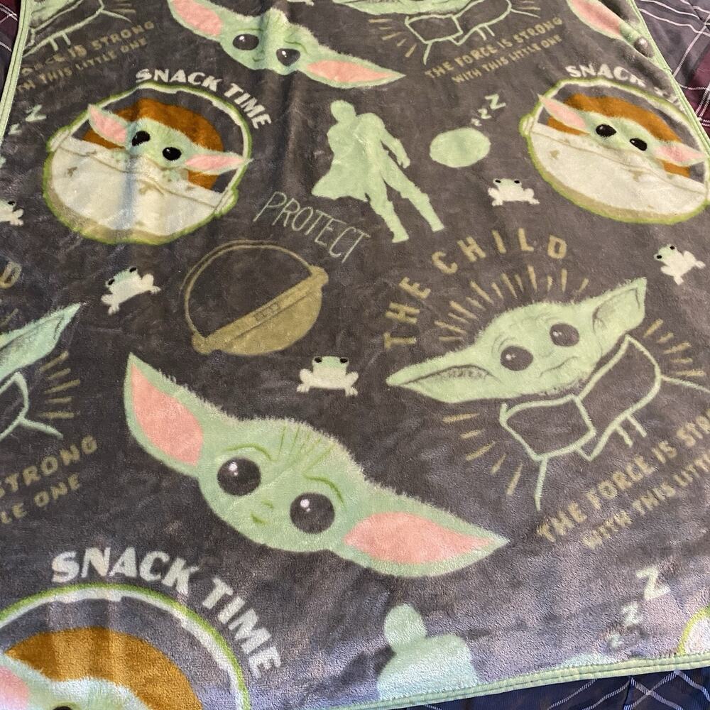 Star Wars Baby Blanket Soft Fleece Gray Green Snack Time Baby Yoda Frogs 36x48”